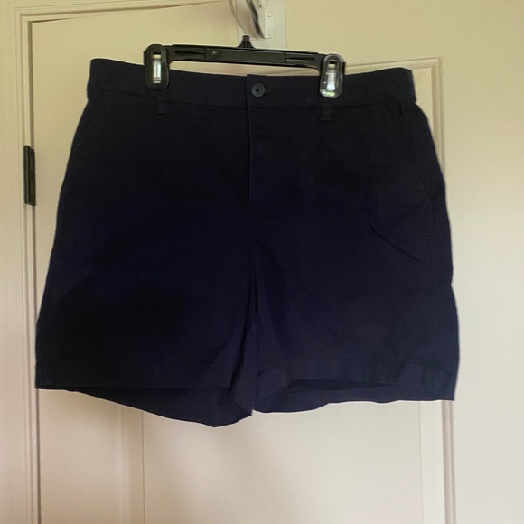 A New Day stretch navy blue shorts. EUC - Picture 4 of 6